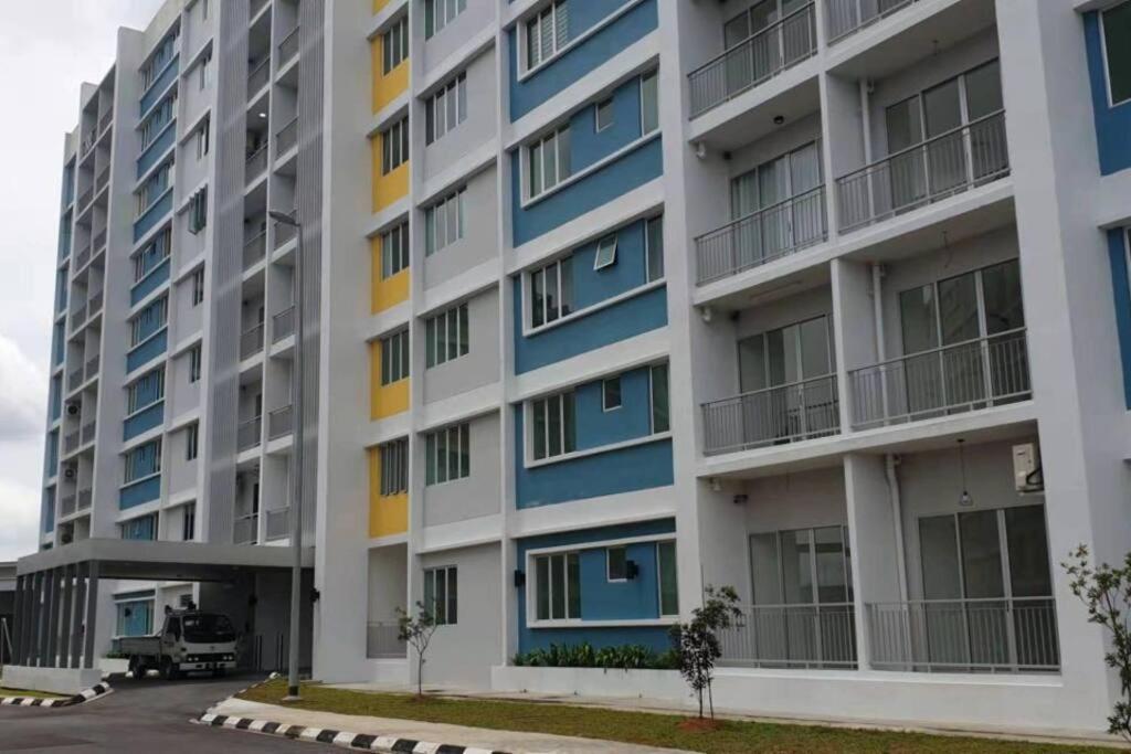 Ike Village Homestay Near With Uitm Kota Samarahan ภายนอก รูปภาพ